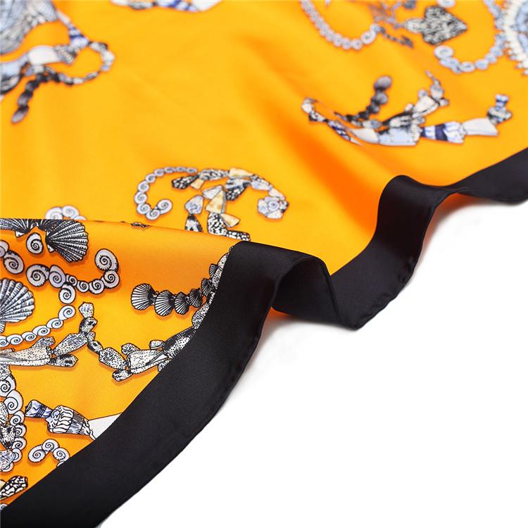 روسری های ابریشمی با آرم