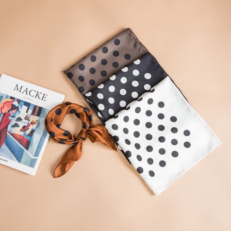 روسری ابریشمی روسری